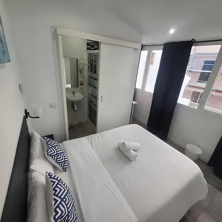 Πανσιόν Ayz Frailes - Auto Check-in (adults Only)
