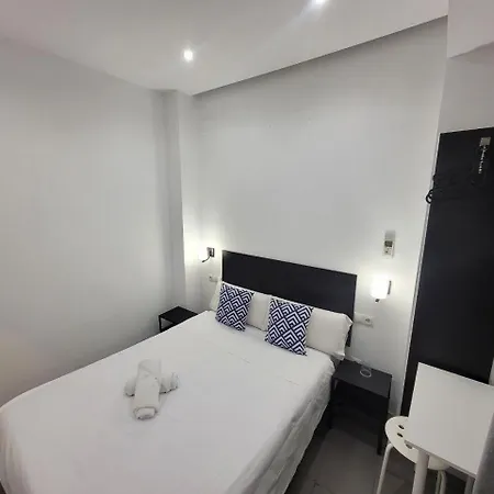 Πανσιόν Ayz Frailes - Auto Check-in (adults Only)
