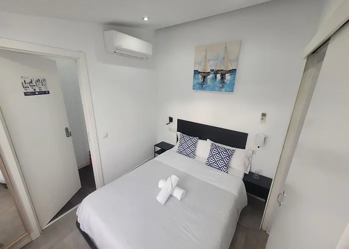 Ayz Frailes - Auto Check-in (adults Only) *