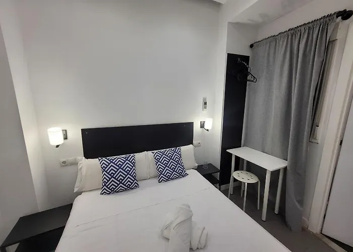 Ayz Frailes - Auto Check-in (adults Only)